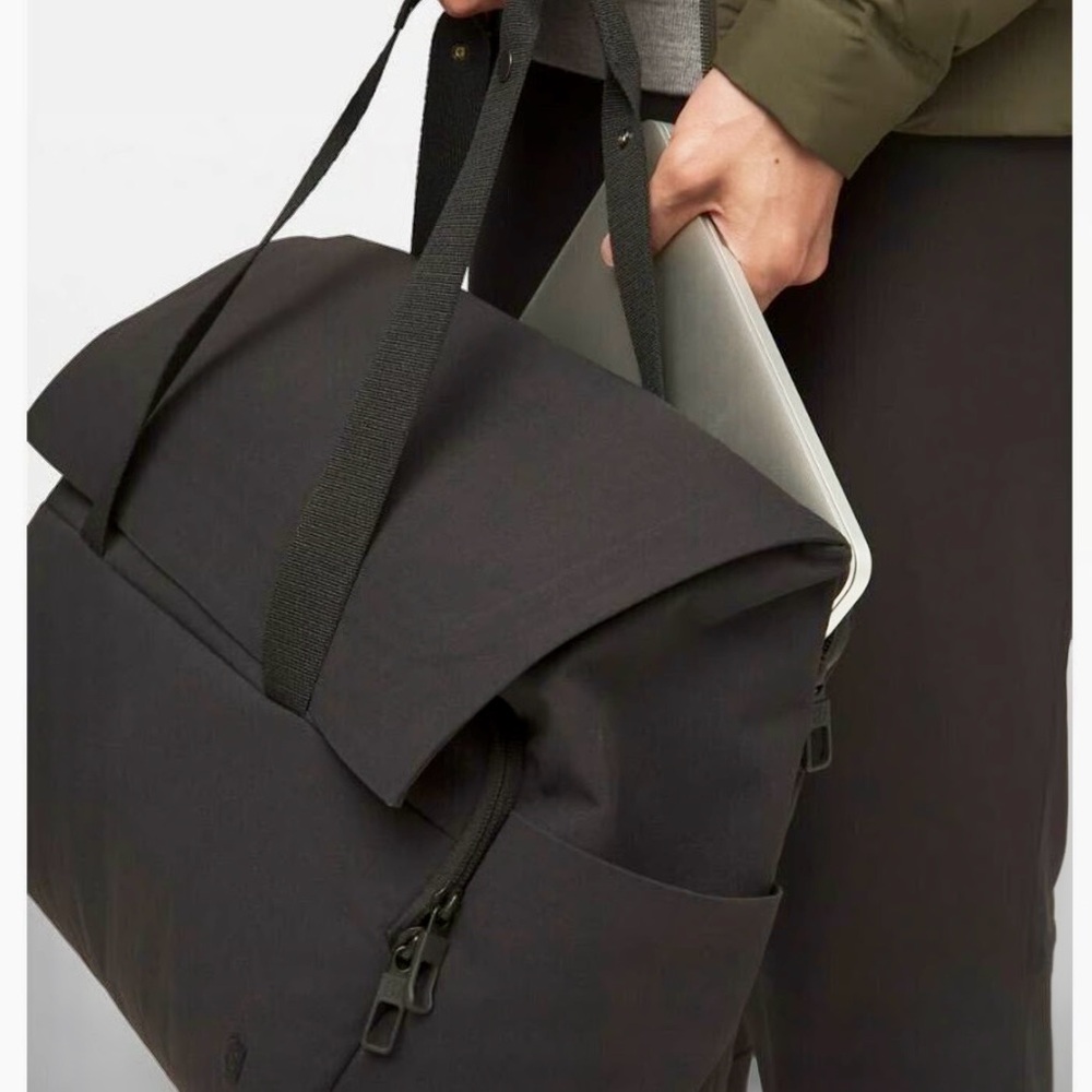 Lululemon Early Embark Duffle Bag - Picture 11 of 14